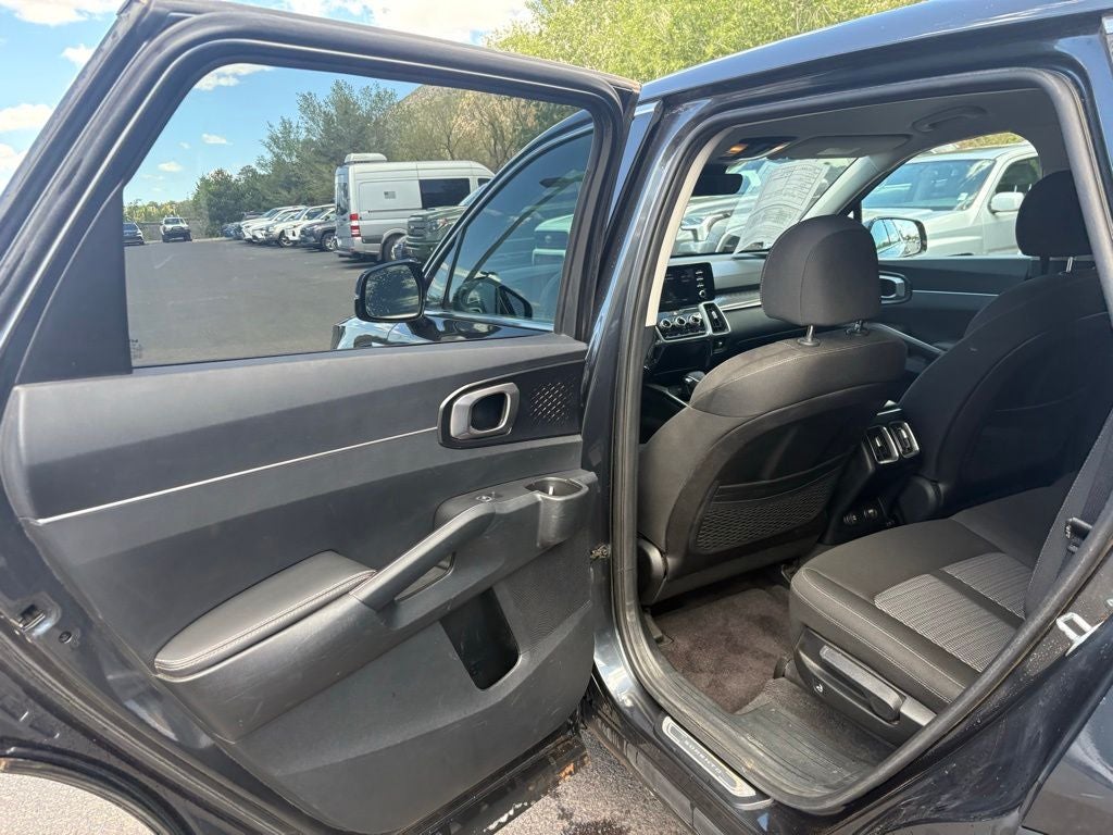 2023 Kia Sorento LX