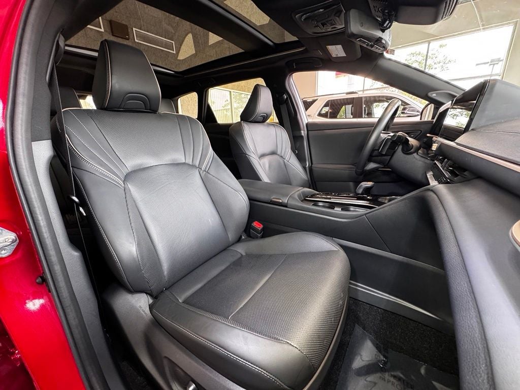 2025 Toyota Crown Signia Limited