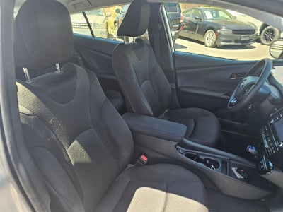 2021 Toyota Prius LE