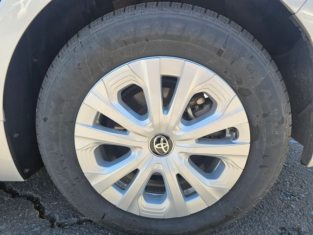 2021 Toyota Prius LE