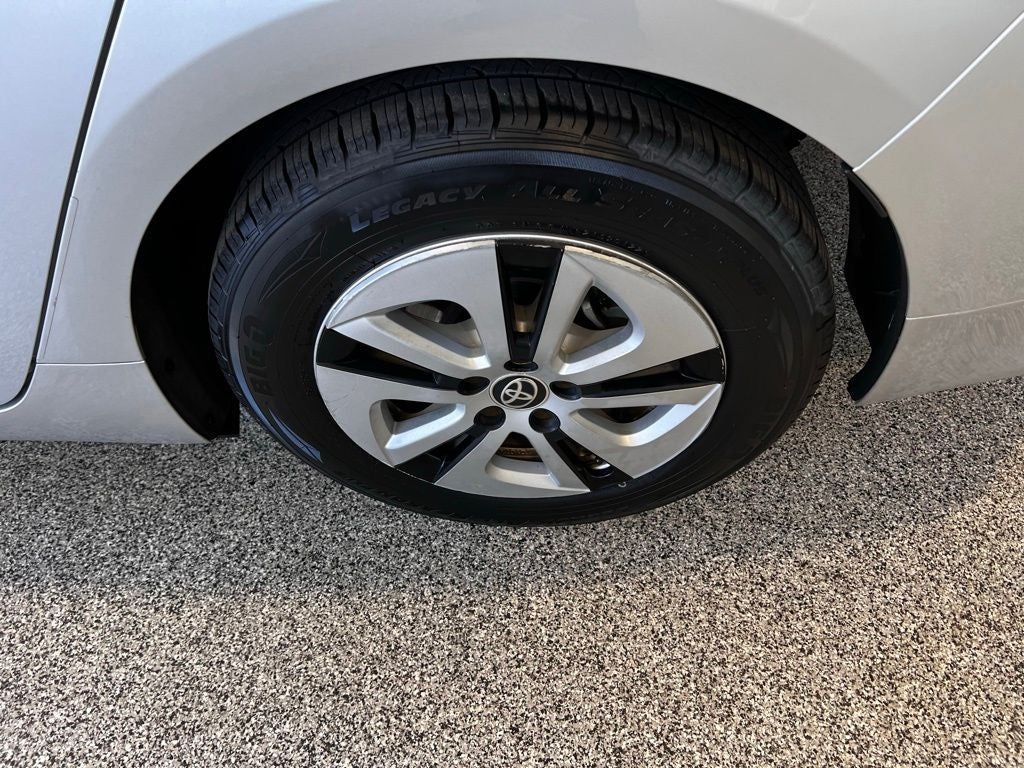 2016 Toyota Prius Three