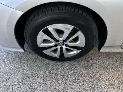 2016 Toyota Prius Three