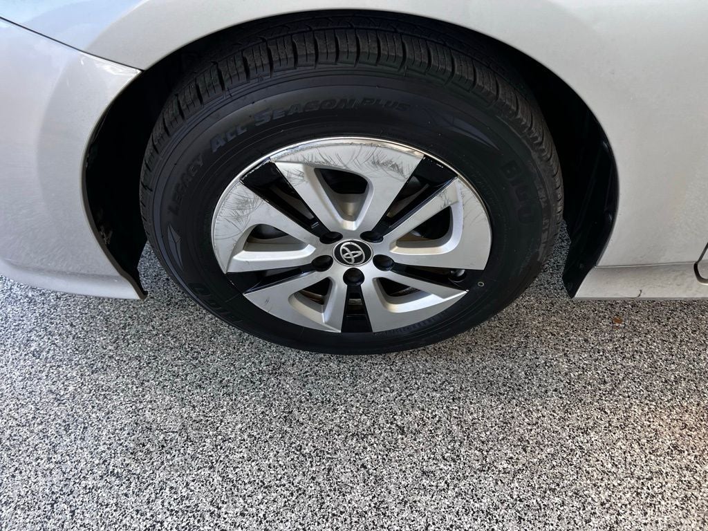 2016 Toyota Prius Three