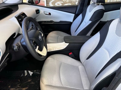 2016 Toyota Prius Three