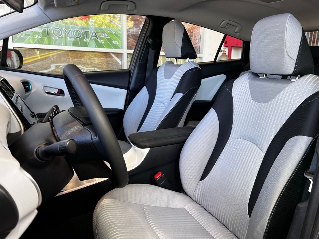 2016 Toyota Prius Three