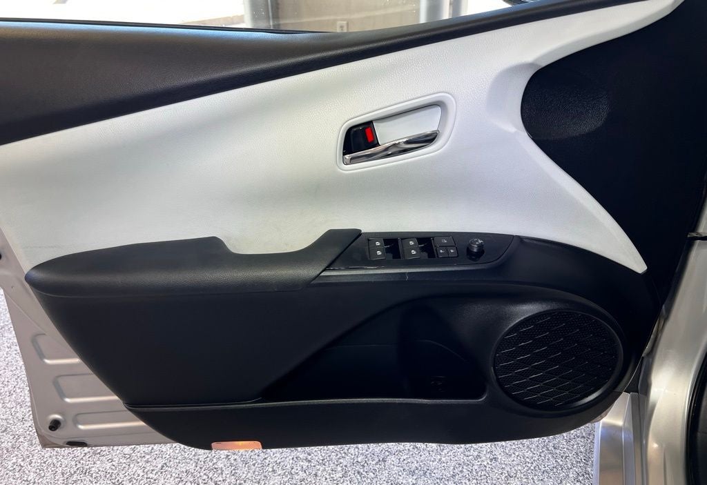 2016 Toyota Prius Three