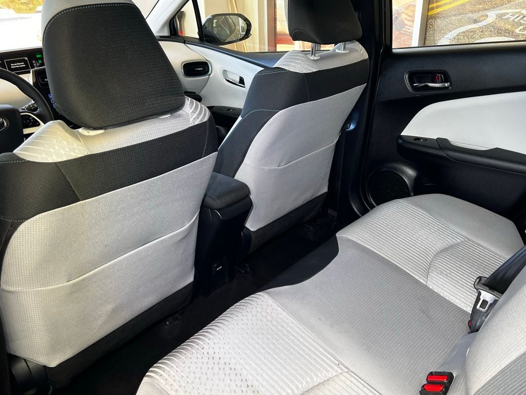 2016 Toyota Prius Three