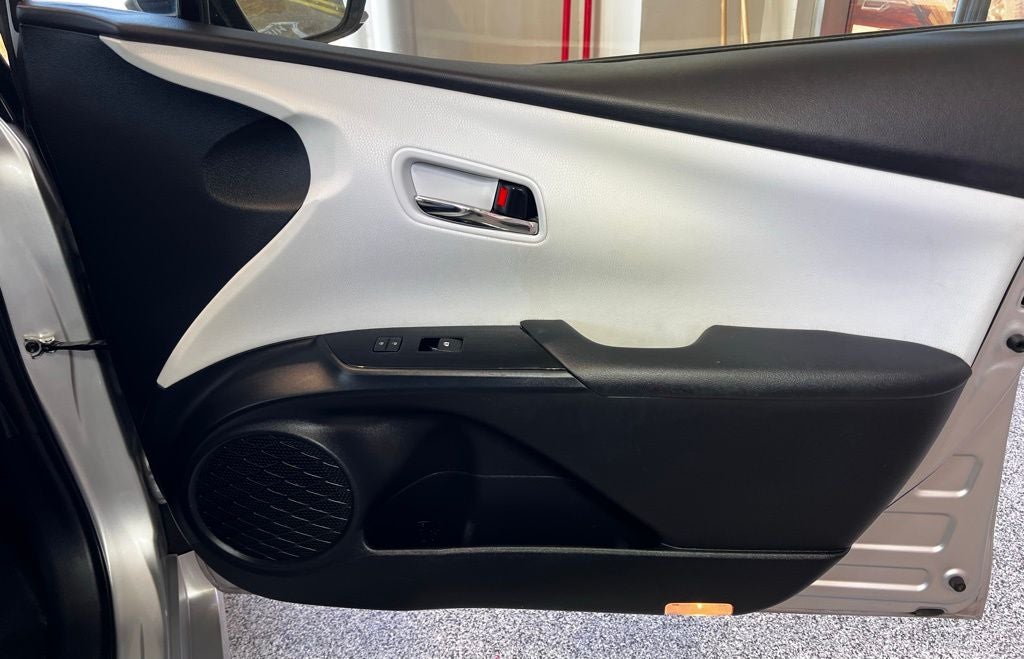 2016 Toyota Prius Three