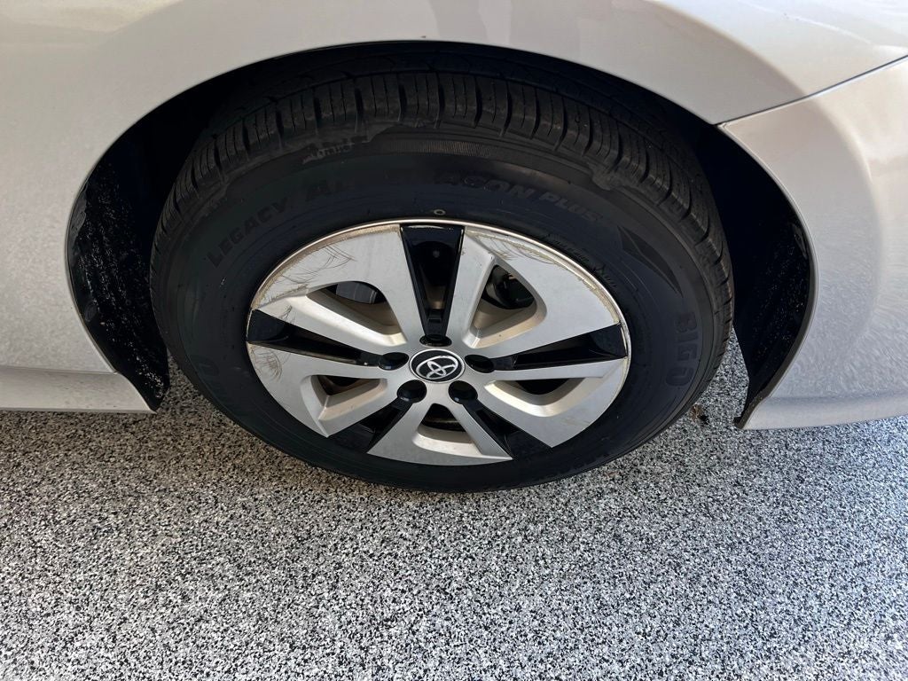 2016 Toyota Prius Three