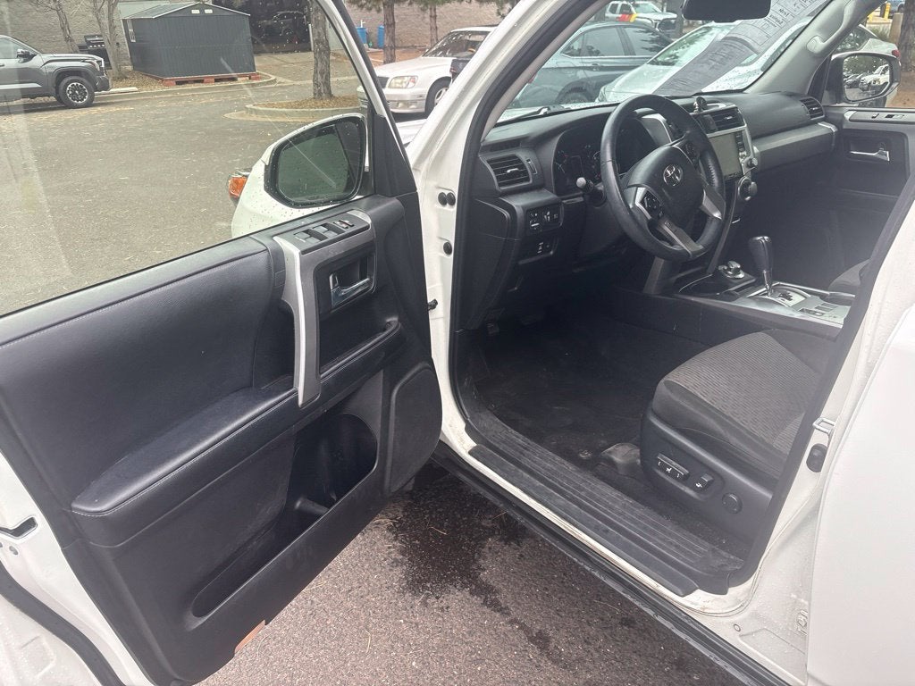 2022 Toyota 4Runner SR5