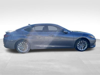 2019 Lexus ES 300h