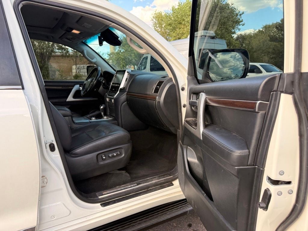 2019 Toyota Land Cruiser Base