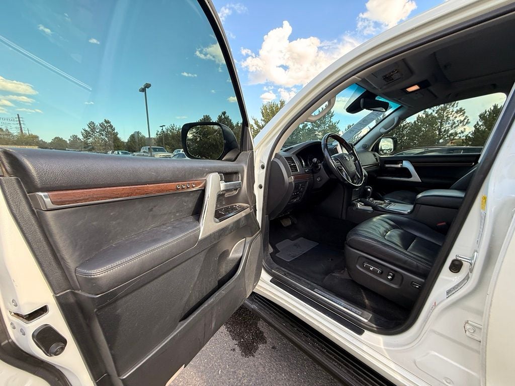 2019 Toyota Land Cruiser Base