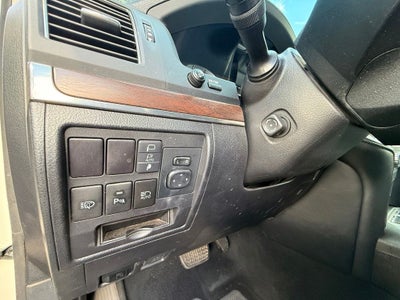 2019 Toyota Land Cruiser Base