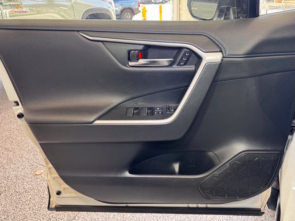 2022 Toyota RAV4 Hybrid XSE