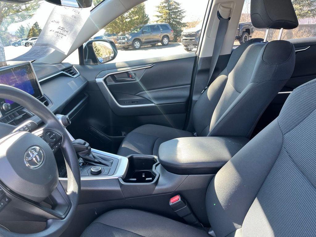 2025 Toyota RAV4 Hybrid LE