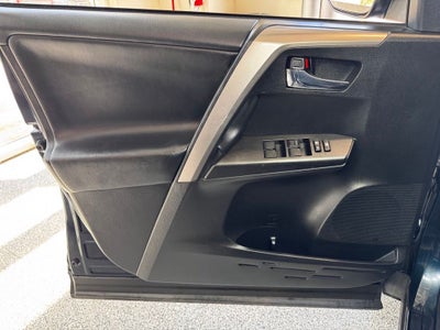 2018 Toyota RAV4 Hybrid XLE