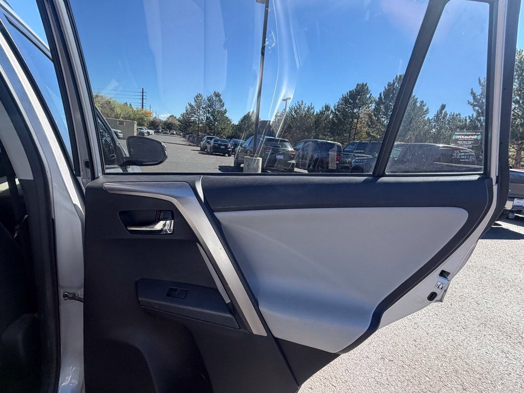 2018 Toyota RAV4 Hybrid XLE