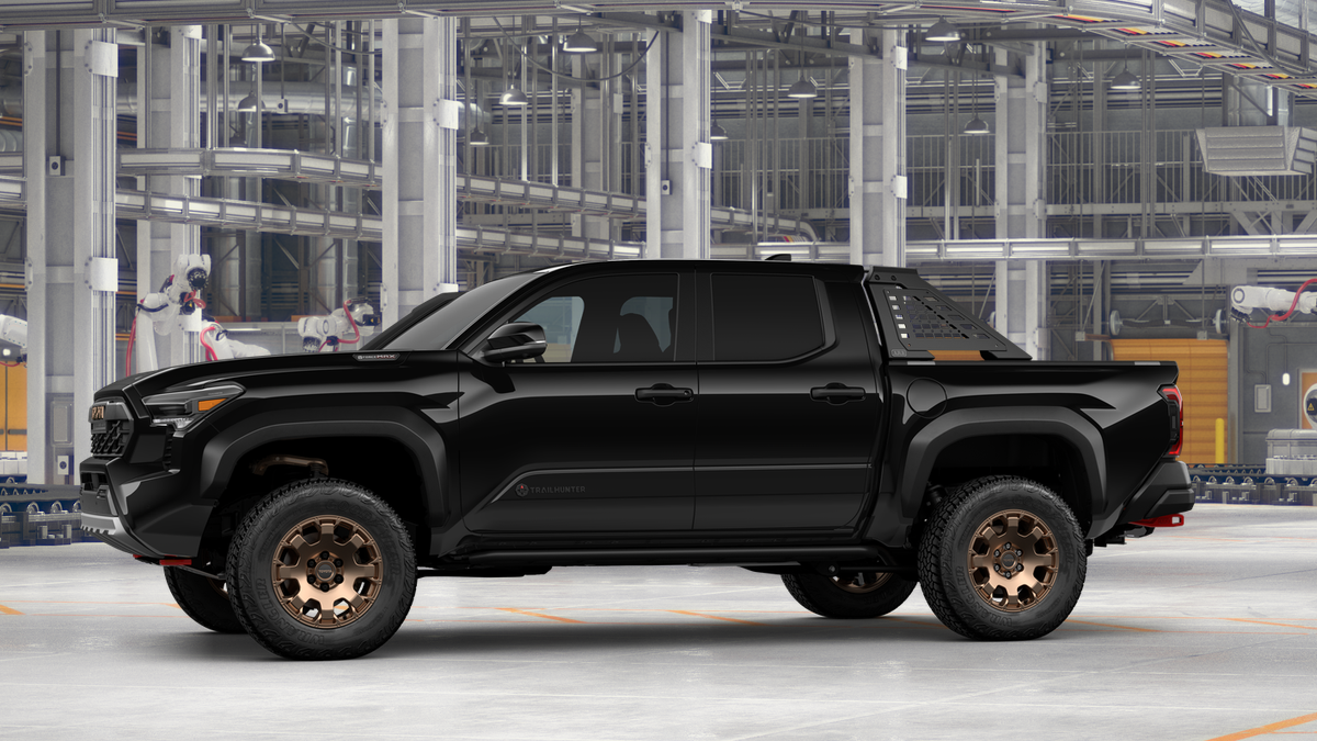 2026 Toyota Tacoma i-FORCE MAX Tacoma Trailhunter