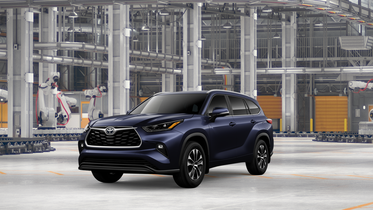 2026 Toyota Highlander XLE AWD's photo