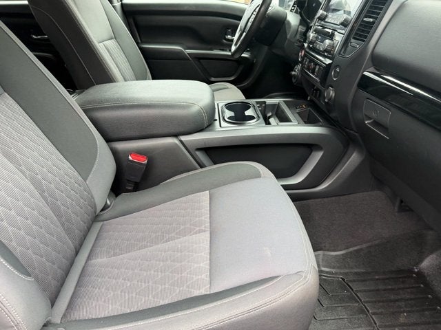 2023 Nissan Titan SV