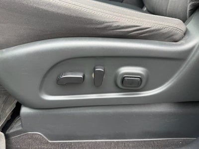2023 Nissan Titan SV