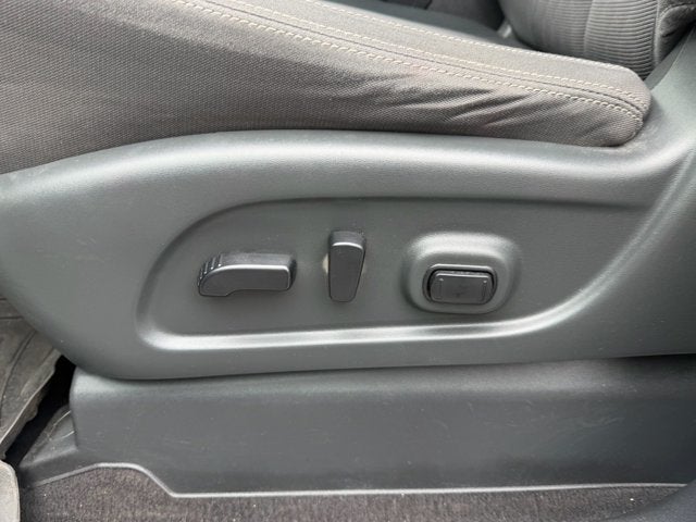 2023 Nissan Titan SV