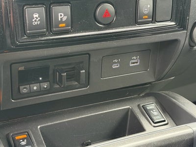 2023 Nissan Titan SV