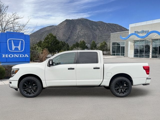 2023 Nissan Titan SV