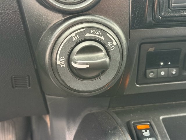 2023 Nissan Titan SV