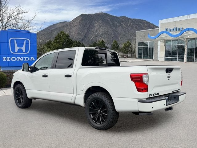 2023 Nissan Titan SV