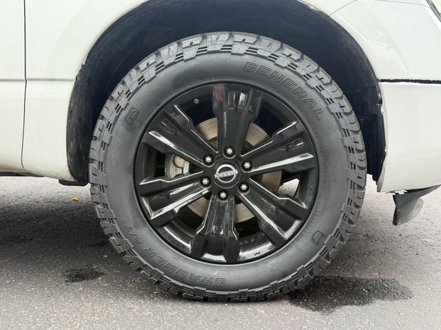 2023 Nissan Titan SV