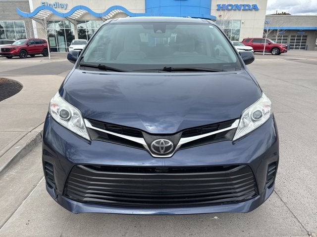 2018 Toyota Sienna LE
