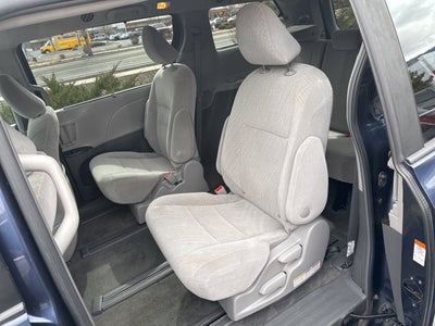 2018 Toyota Sienna LE