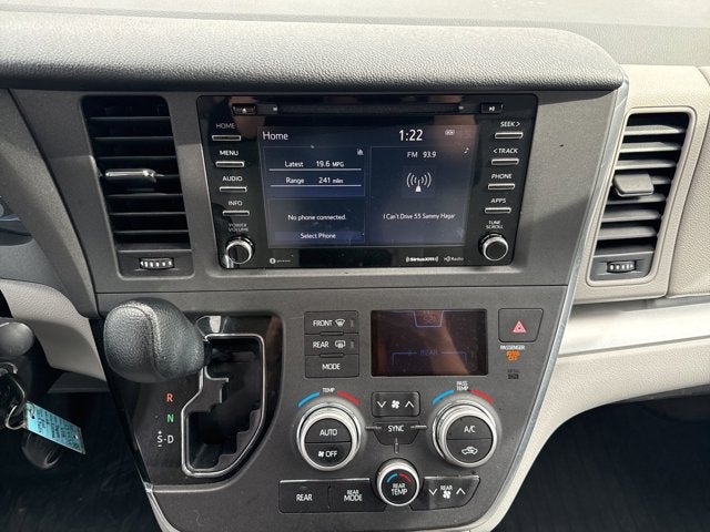 2018 Toyota Sienna LE