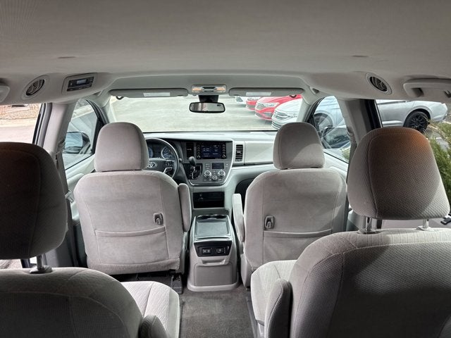 2018 Toyota Sienna LE