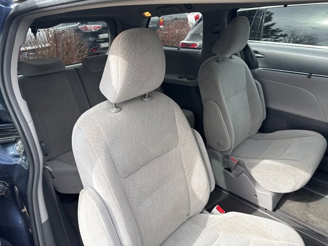 2018 Toyota Sienna LE
