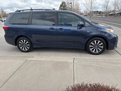 2018 Toyota Sienna LE