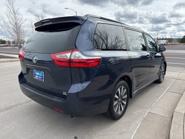 2018 Toyota Sienna LE