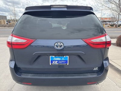 2018 Toyota Sienna LE