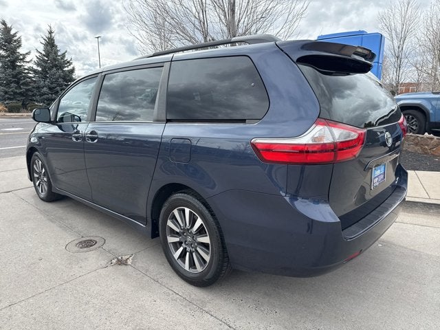2018 Toyota Sienna LE