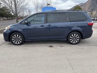 2018 Toyota Sienna LE