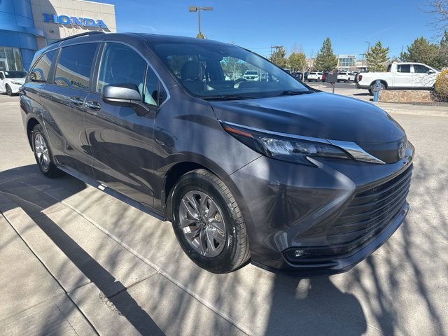 2025 Toyota Sienna XLE